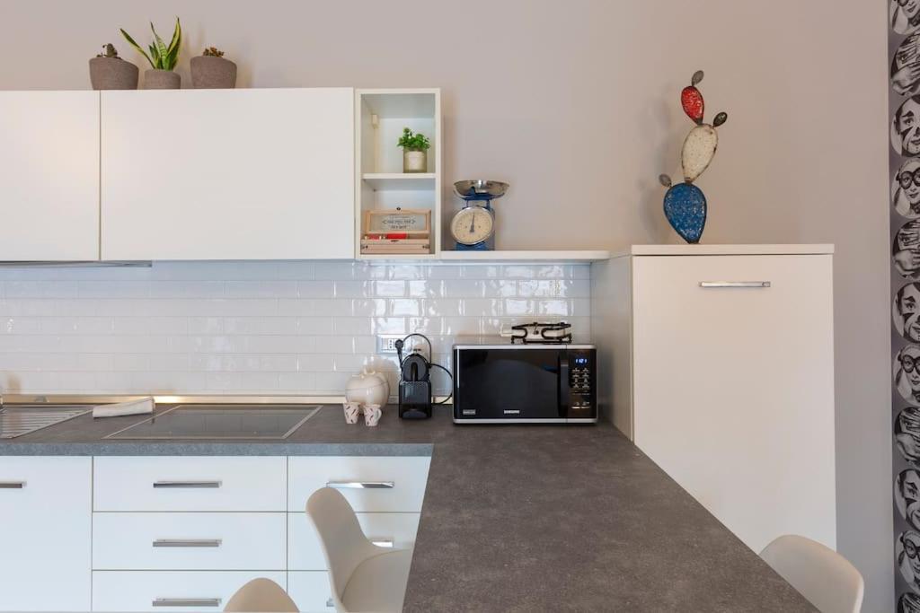 My Charming Apartments Ai Navigli-Vigevano Suite มิลาน ภายนอก รูปภาพ