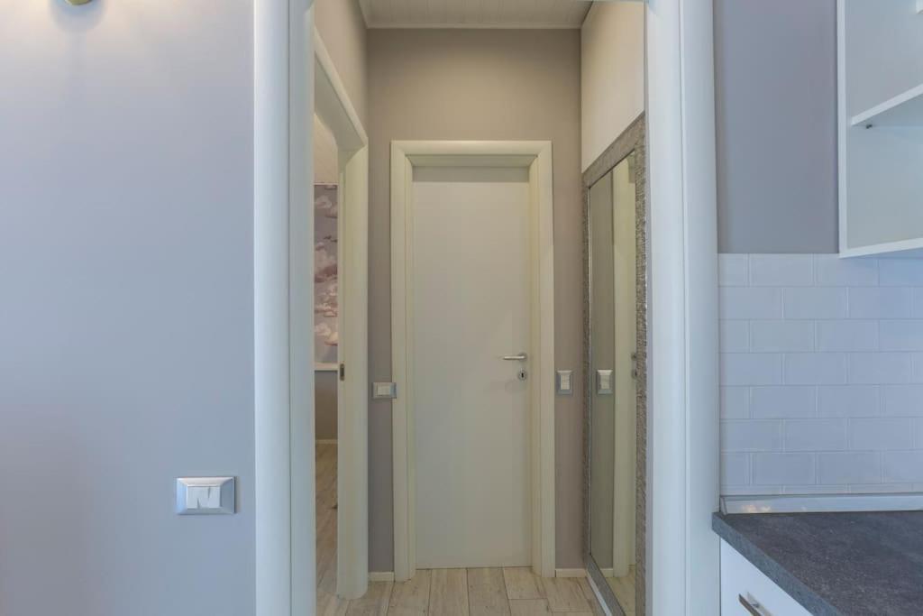 My Charming Apartments Ai Navigli-Vigevano Suite มิลาน ภายนอก รูปภาพ