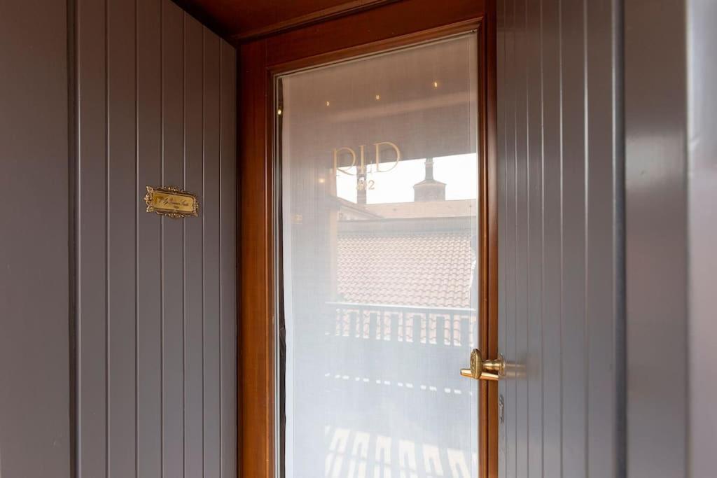 My Charming Apartments Ai Navigli-Vigevano Suite มิลาน ภายนอก รูปภาพ