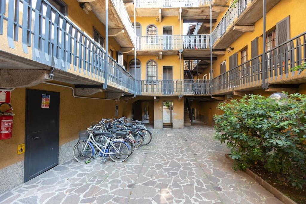 My Charming Apartments Ai Navigli-Vigevano Suite มิลาน ภายนอก รูปภาพ